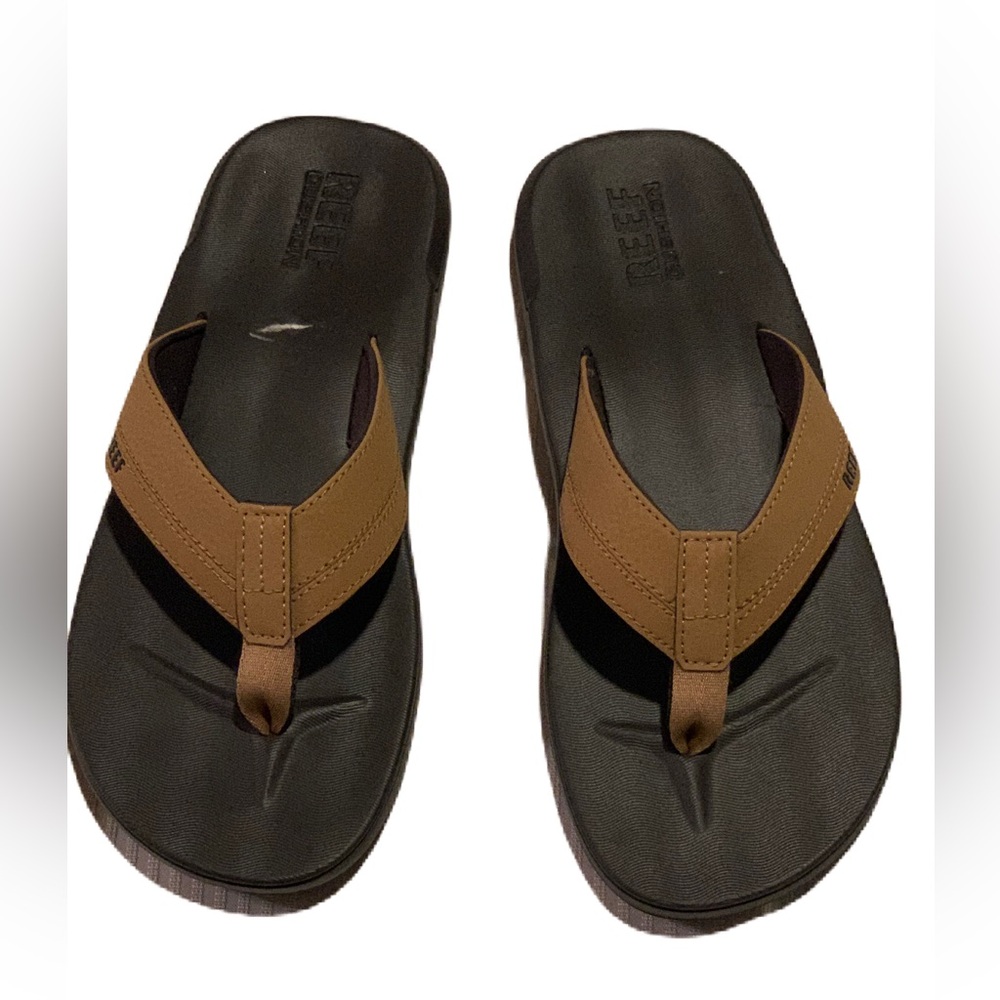 Reef Men's CONTOURED Cushion Flip Flops. Excellent condition SZ 8